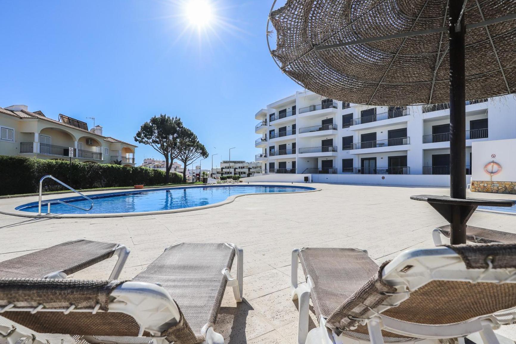 Charming Flat 10 Min Walk To Beach Apartment Албуфейра Екстериор снимка